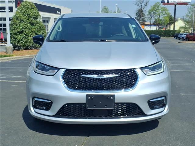 chrysler pacifica phev 2024 2C4RC1S70RR147355 image chrysler pacifica phev 2024 2C4RC1S70RR147355 image